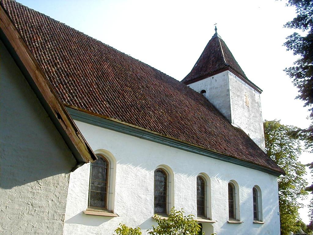 Valtaiķu_baznīca_2000-06-11
